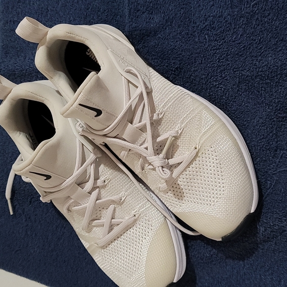 Men's Nike Metcon Training Shoes - Picture 4 of 7